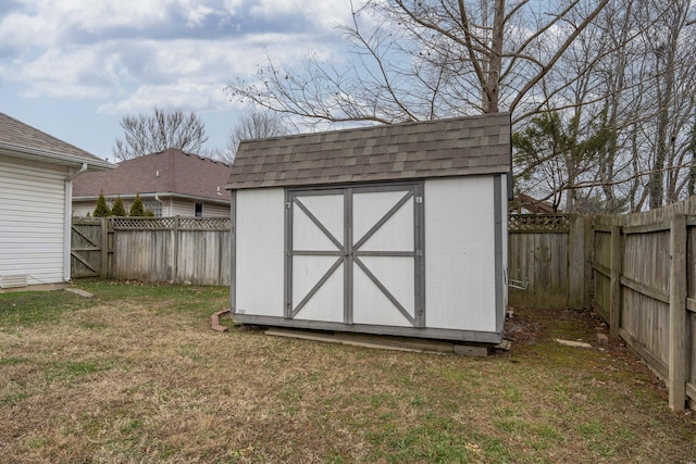 view of outdoor structure featuring a yard