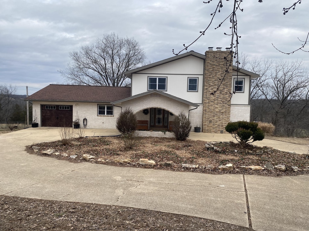 view of front facade with a garage