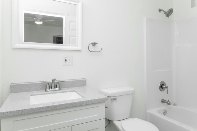 full bathroom featuring shower / tub combination, vanity, toilet, and ceiling fan