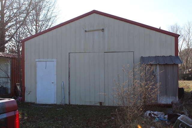 view of outbuilding