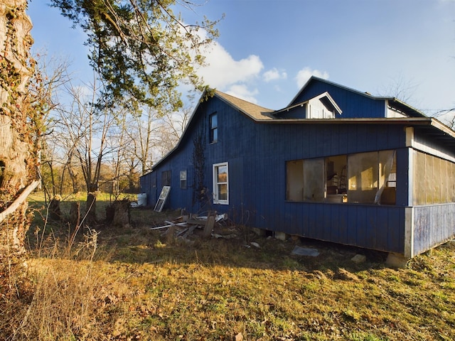 view of home's exterior