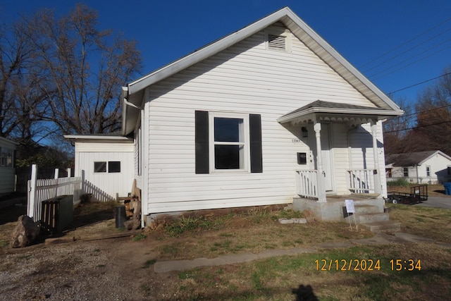 view of front of property