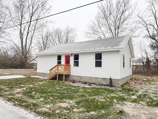 view of front of house with a front yard