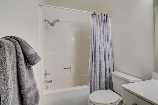 189 Avondale Dr Unit 91-6, Branson, MO 65616 - full bathroom featuring shower / tub combo, vanity, and toilet