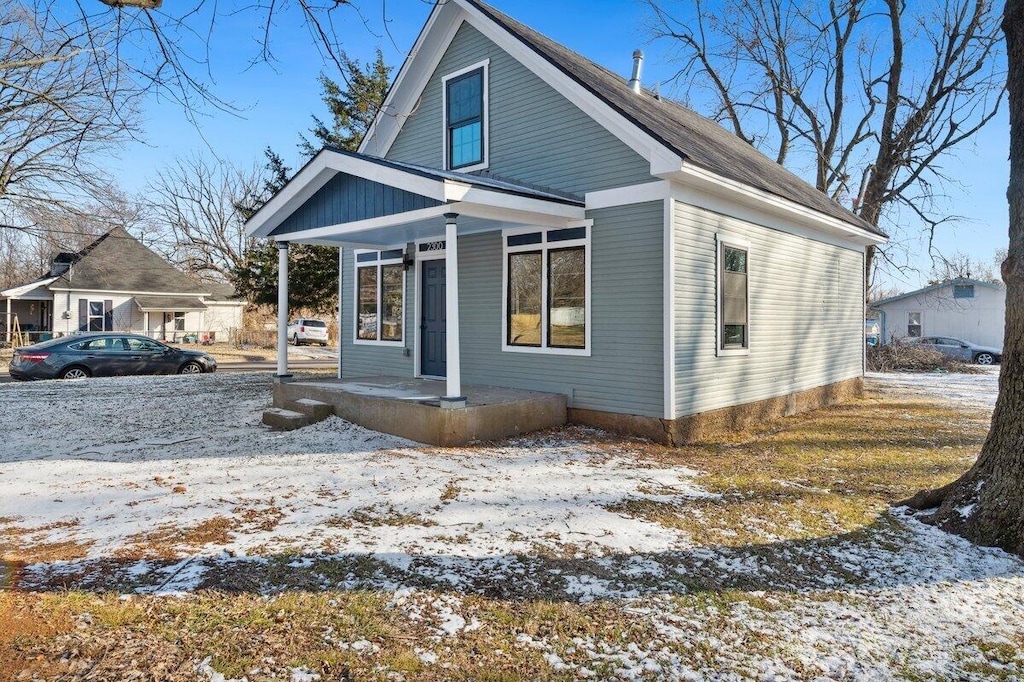 exterior space featuring covered porch