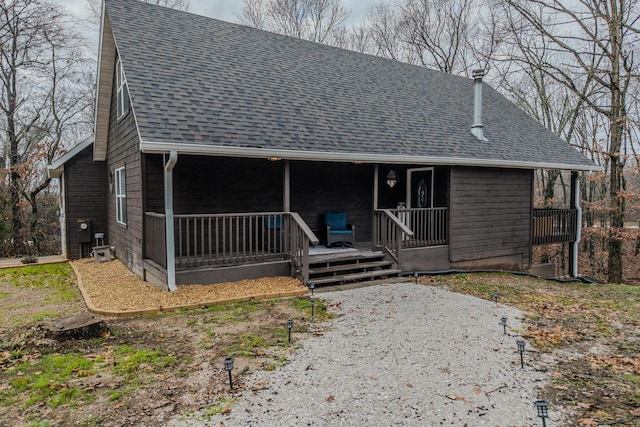 view of front of property featuring a porch