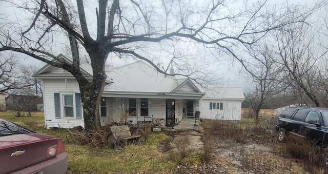 view of front facade with covered porch