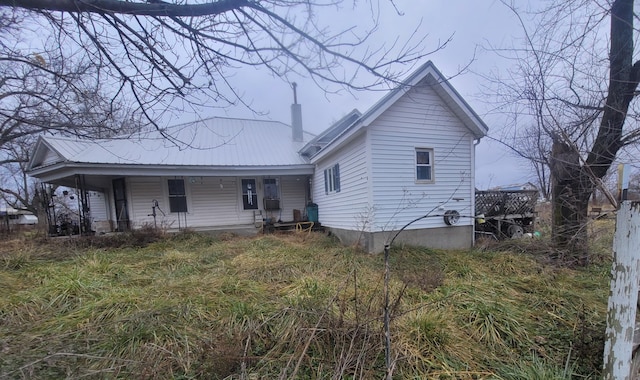 view of front of house with covered porch