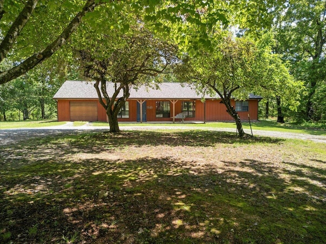 1588 US Highway 160, Caulfield, MO 65626 - ranch-style home with dirt driveway, a garage, and a front yard