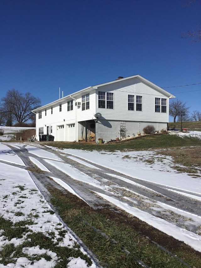 view of front facade with a garage