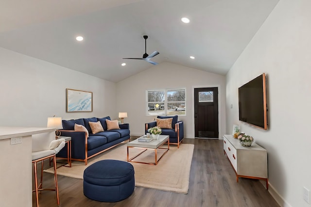 living area featuring recessed lighting, wood finished floors, a ceiling fan, baseboards, and vaulted ceiling