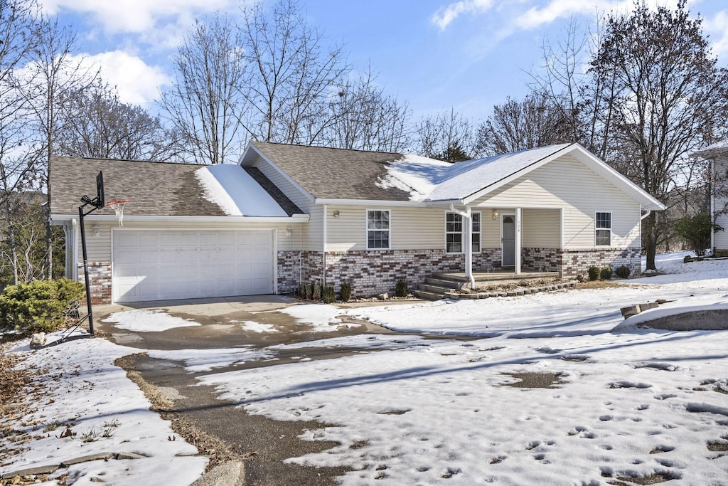 view of front of house featuring a garage