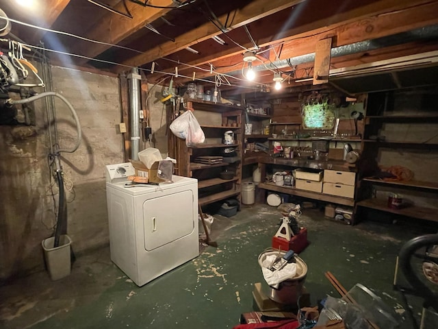 basement with washer / dryer