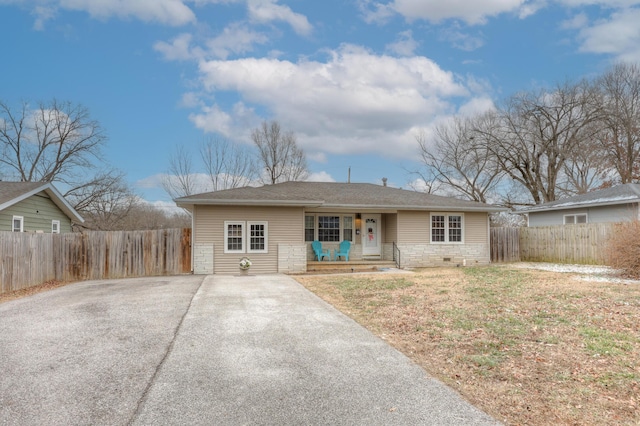 single story home with covered porch