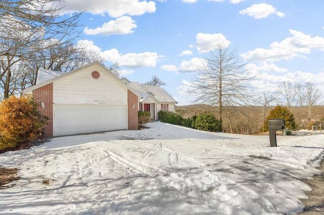 view of front facade with a garage