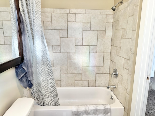 bathroom featuring shower / tub combo