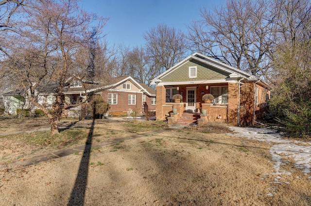 view of front of property featuring covered porch