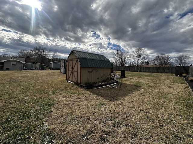 view of yard with a shed