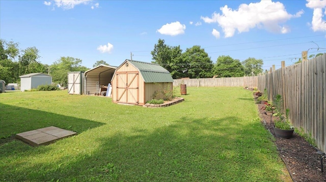 1933 Lynn Dr, West Plains, MO 65775 - view of yard featuring a carport