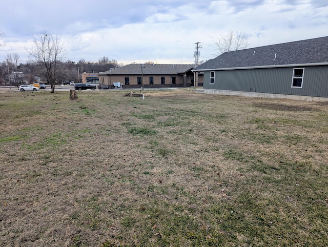 Listing photo 3 for 1312 W Fair Play St, Bolivar MO 65613