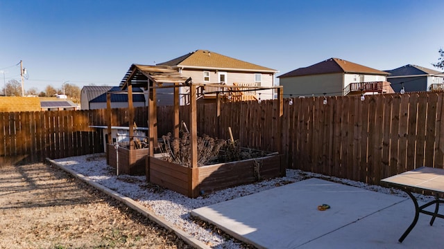 view of yard with a patio area