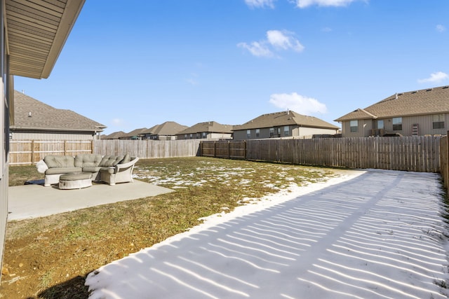 view of yard featuring a patio area