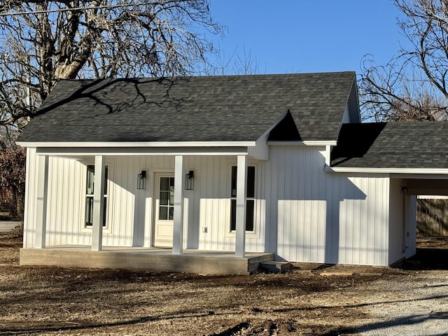 view of front of property with covered porch