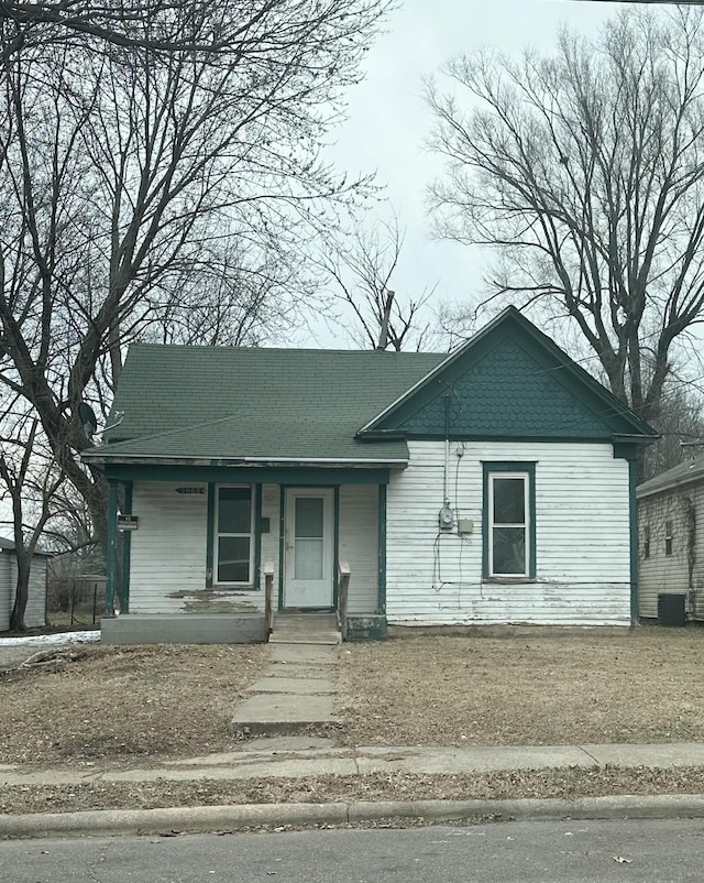 view of front of property with a porch