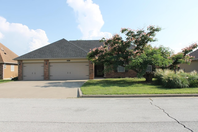 816 E Roubidoux St, Nixa, MO 65714 - photo 1