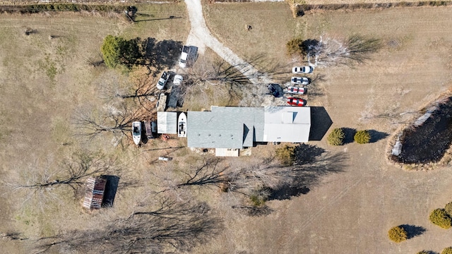 birds eye view of property featuring a rural view