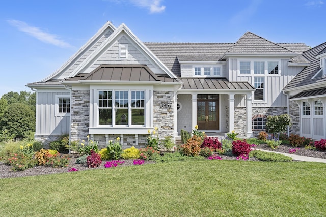 view of front of home featuring a front lawn