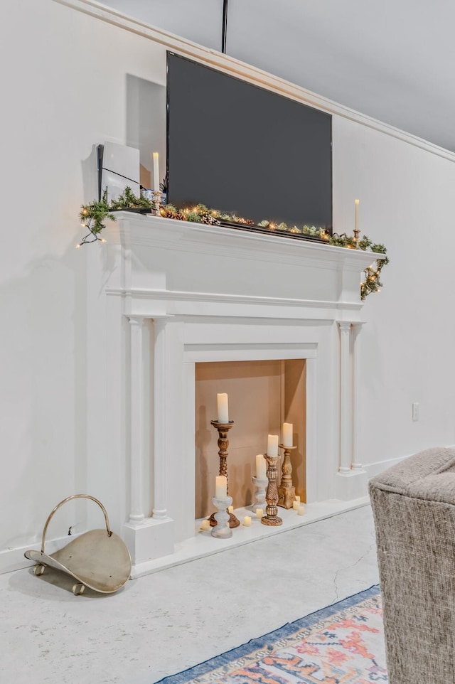 room details featuring ornamental molding