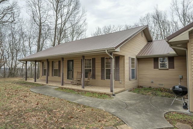 view of front facade featuring a porch