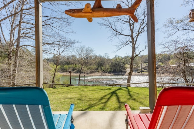 view of yard featuring a water view