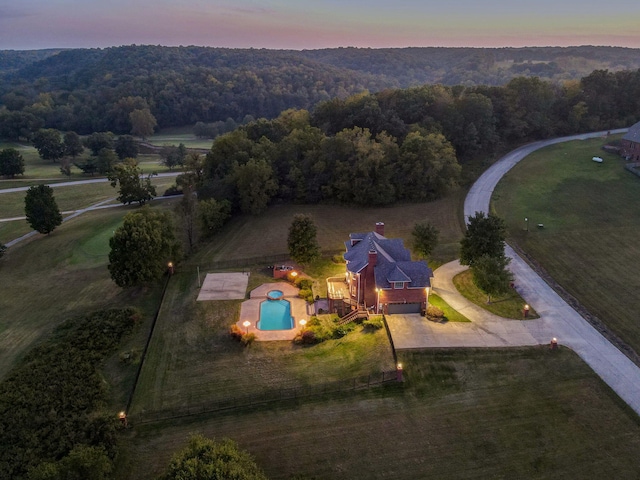 view of aerial view at dusk