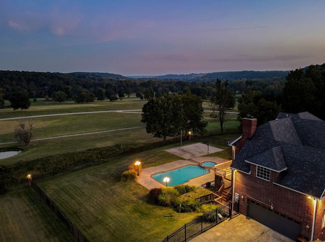 view of aerial view at dusk