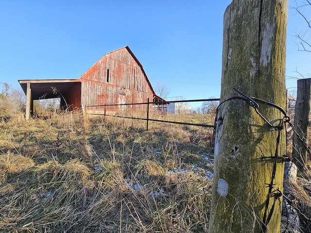 view of outbuilding