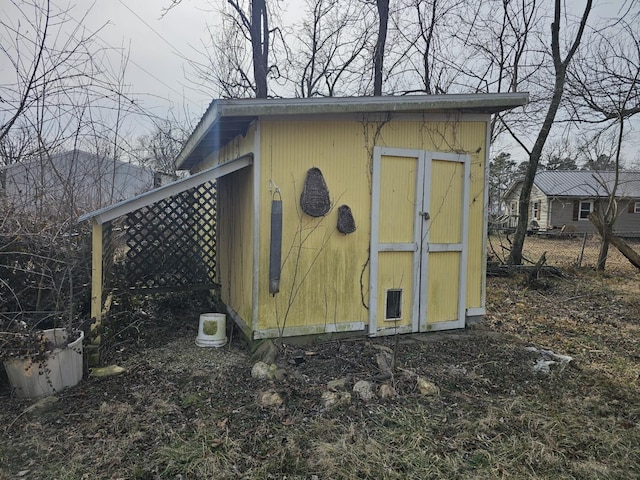 view of outbuilding