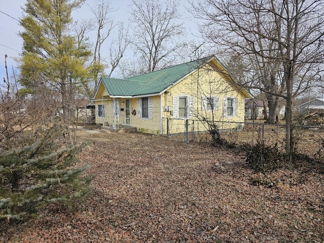 view of front of property