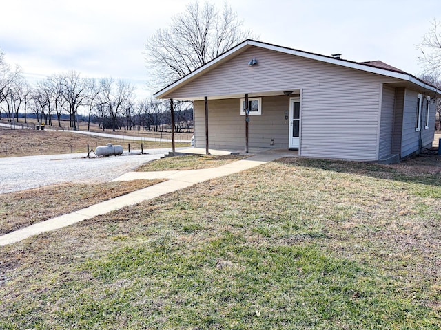 view of front of property with a front yard