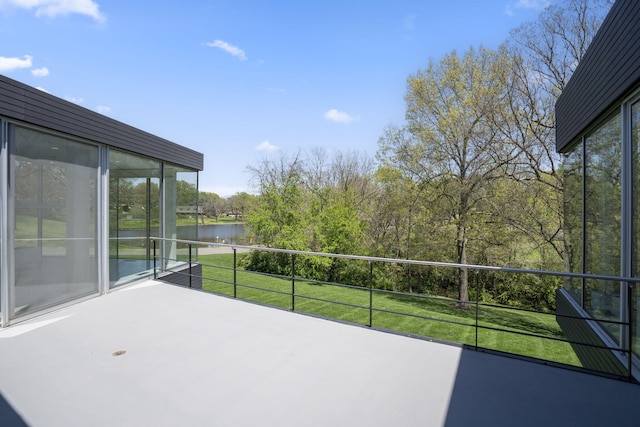 2860 E Southern Hills Blvd, Springfield, MO 65804 - balcony with a water view