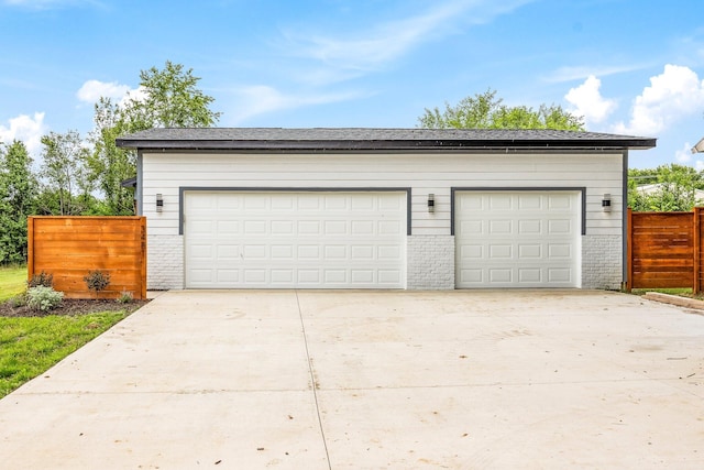 3481 W Moark St, Springfield, MO 65810 - garage featuring concrete driveway