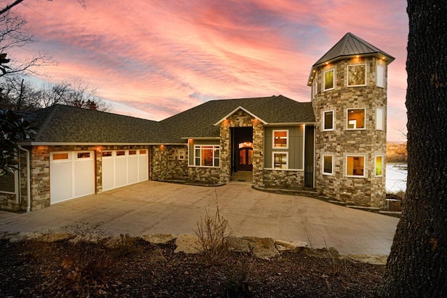 view of front of house featuring a garage