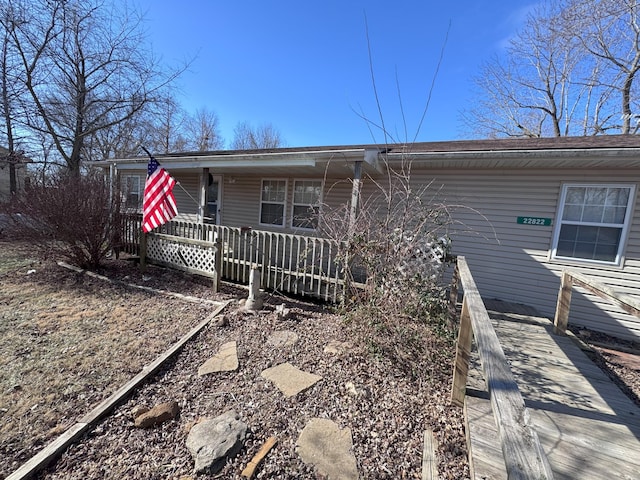 view of front of property featuring a porch