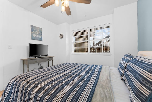 bedroom featuring ceiling fan