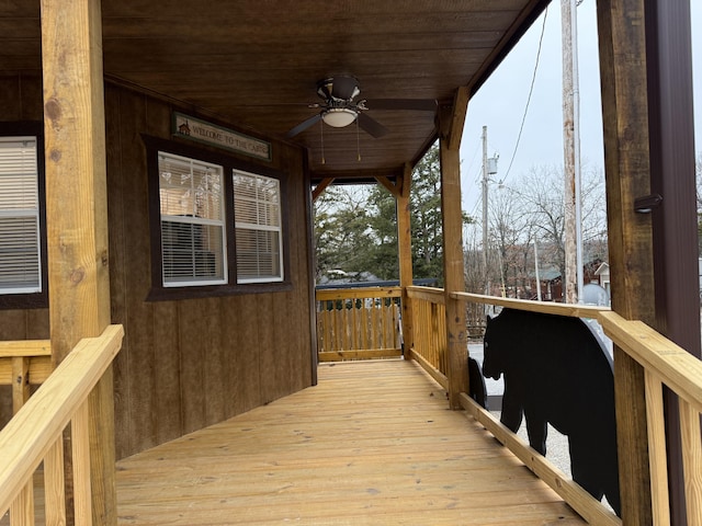 deck with ceiling fan