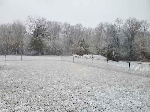 view of yard featuring a rural view