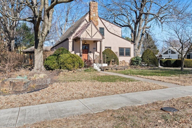 view of front of home with a front yard