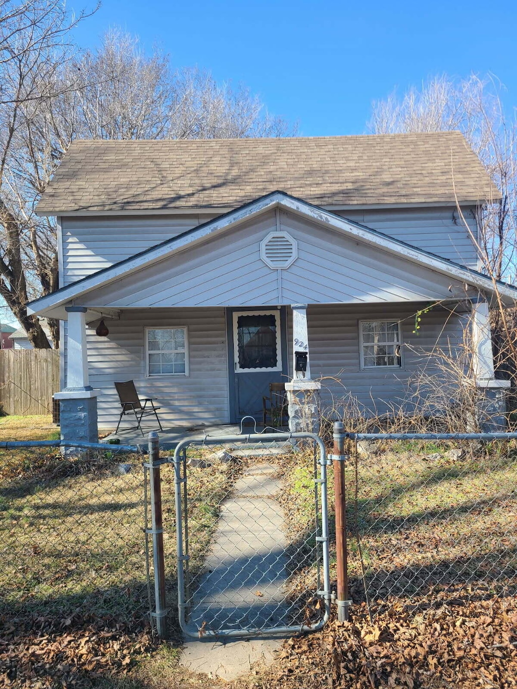 view of front of home featuring a porch