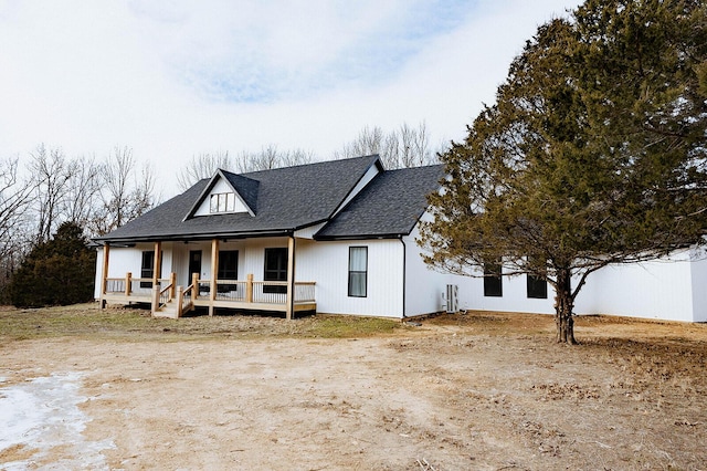 view of front of home featuring a porch